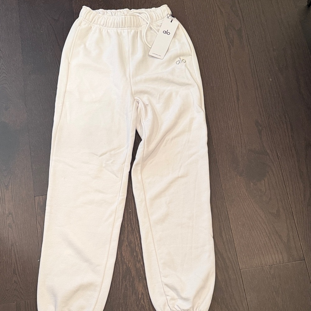 ALO Yoga White sweatpants